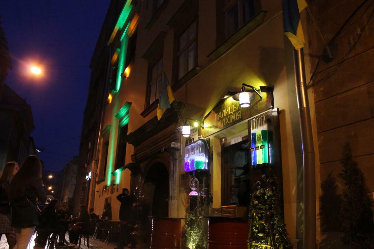 Apartment On Rynok Square Liov Exterior foto